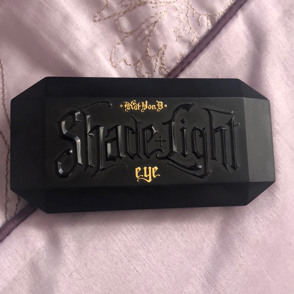Kat Von D shade & light eye pallete